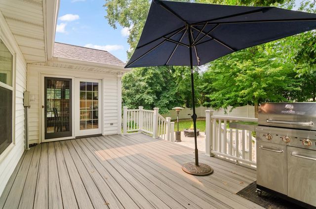 2078 SANDALWOOD COURT, Green Bay, WI 54304
