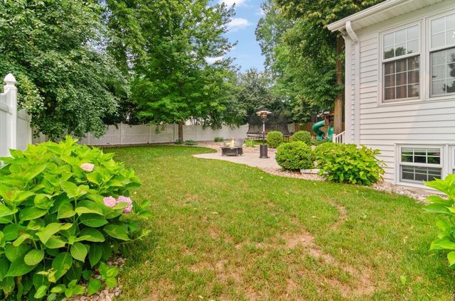 2078 SANDALWOOD COURT, Green Bay, WI 54304