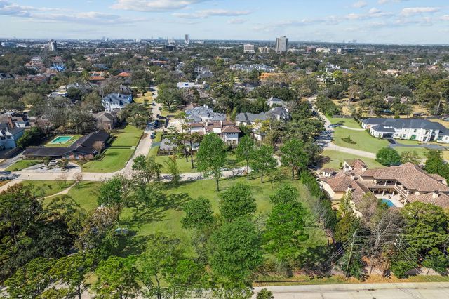 695 Rocky River Road, Houston, TX 77056