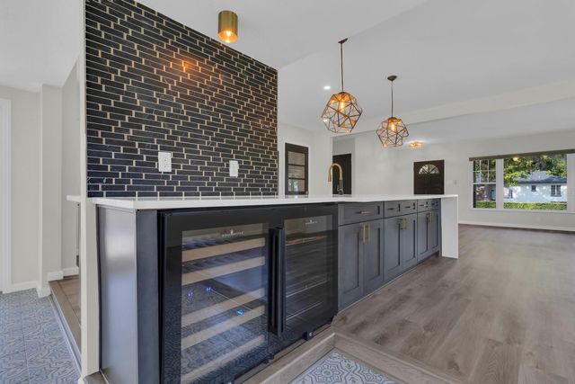 1619 N WESTMORELAND DR, Orlando, FL 32804