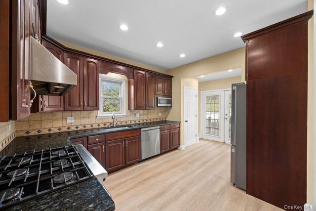 71 Longview Avenue 1, White Plains, NY 10605