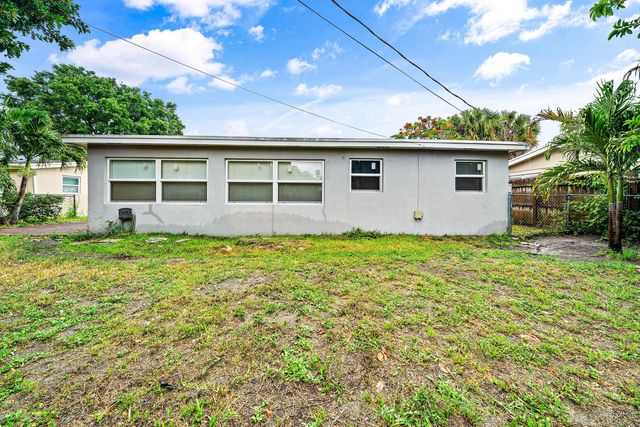 11674 Balsam Drive, Royal Palm Beach, FL 33411