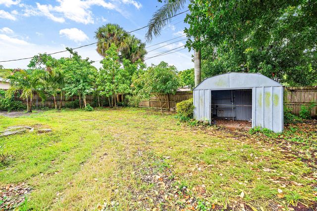 11674 Balsam Drive, Royal Palm Beach, FL 33411