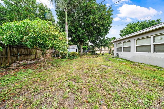 11674 Balsam Drive, Royal Palm Beach, FL 33411