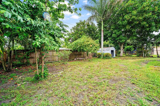 11674 Balsam Drive, Royal Palm Beach, FL 33411