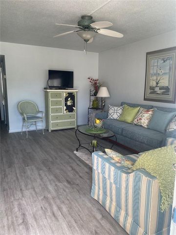 8455 112TH STREET 111, Seminole, FL 33772