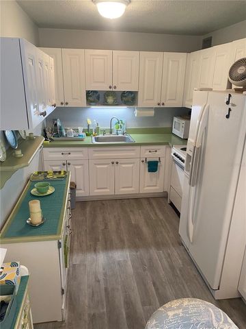 8455 112TH STREET 111, Seminole, FL 33772