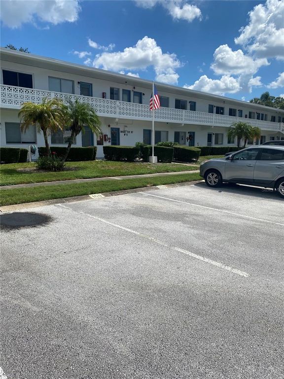 8455 112TH STREET 111, Seminole, FL 33772