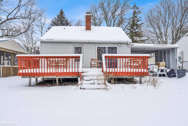 3985 Motorway Drive, Waterford, MI 48328