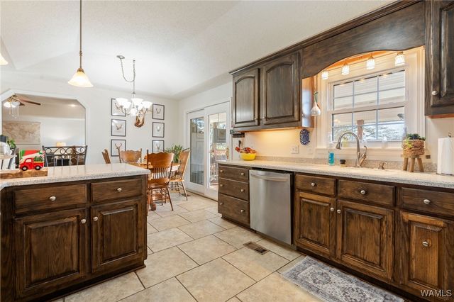 14365 Wire Rd, Coaling, AL 35453