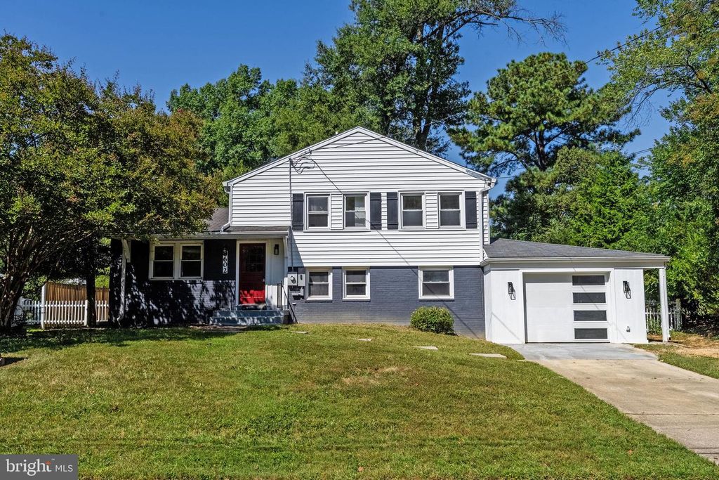 8602 CUSHMAN PL, Alexandria, VA 22308