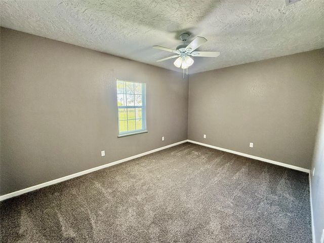 124 Bennett Street, West Columbia, TX 77486