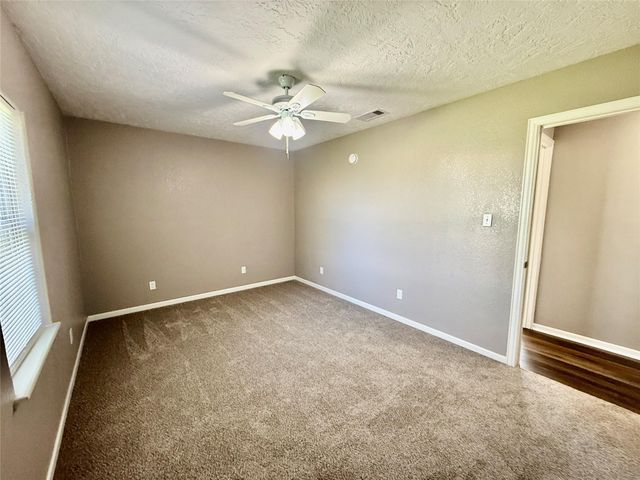 124 Bennett Street, West Columbia, TX 77486