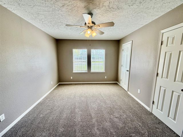 124 Bennett Street, West Columbia, TX 77486