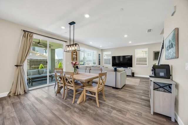 4017 Sprout St, Roseville, CA 95747
