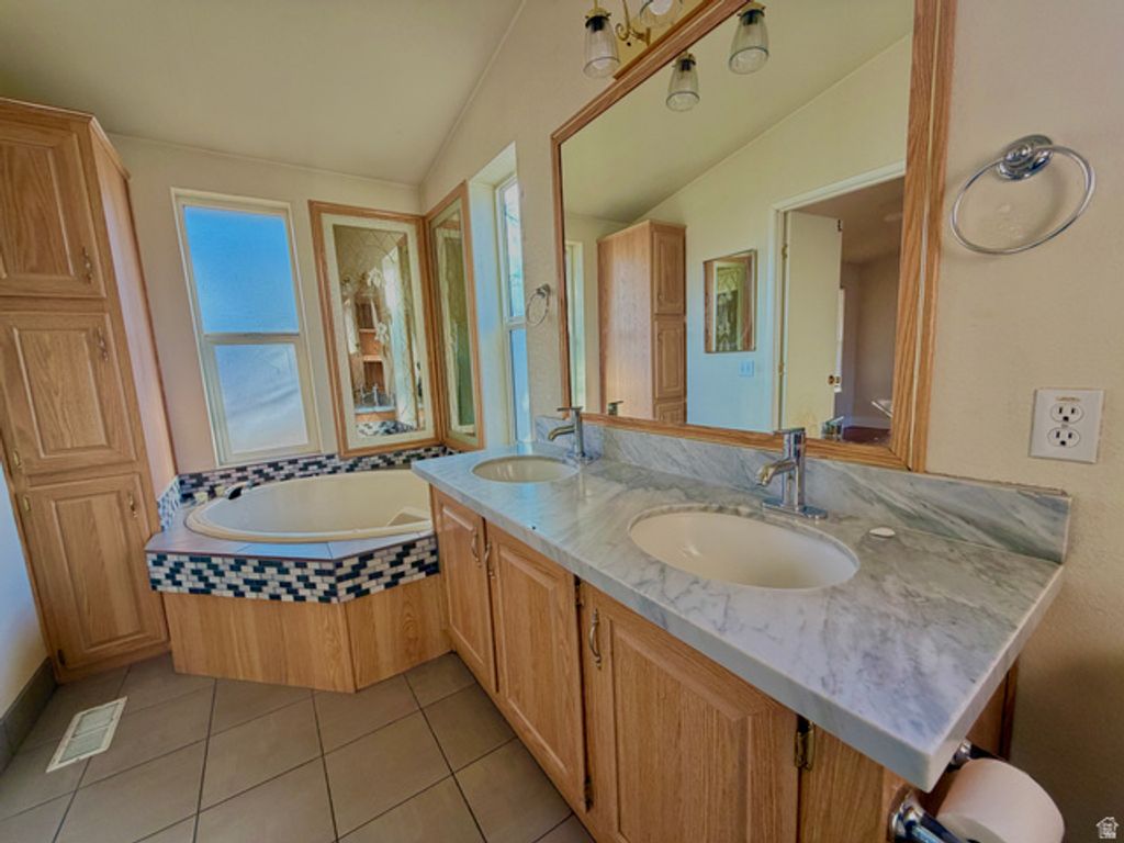 Image 12 of property listing at 1025 N 300 W #1, Springville, UT 84663