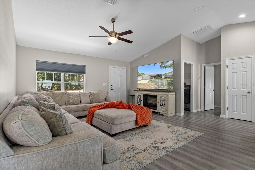 Image 4 of property listing at 13731 SW 102ND PLACE, Dunnellon, FL 34432