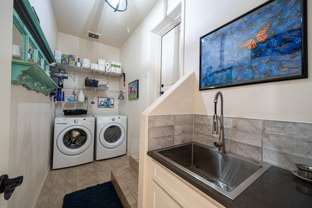5 Via Quarta, Santa Fe, NM 87507