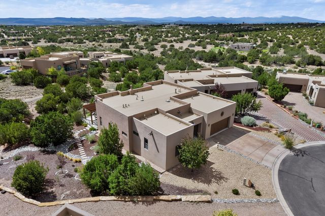 5 Via Quarta, Santa Fe, NM 87507