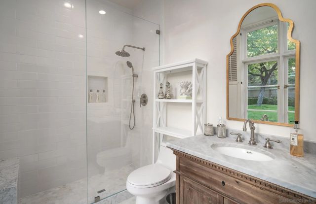 6631 Lago Lindo, Rancho Santa Fe, CA 92067