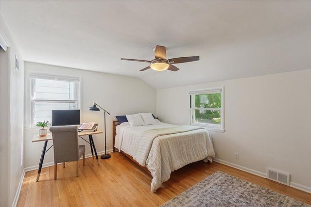 820 E Silver Spring DRIVE, Whitefish Bay, WI 53217