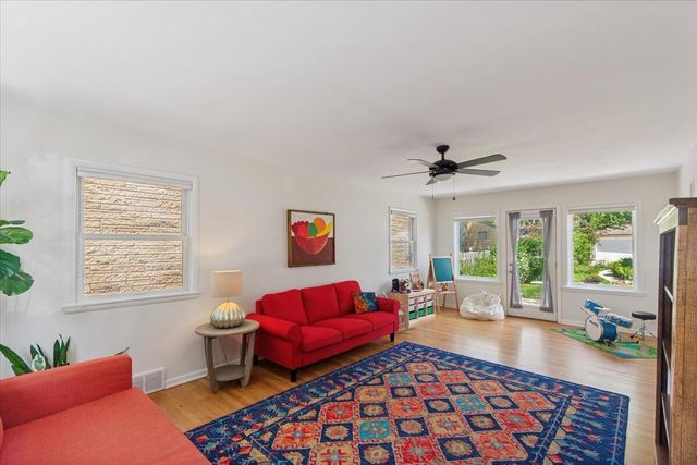 820 E Silver Spring DRIVE, Whitefish Bay, WI 53217