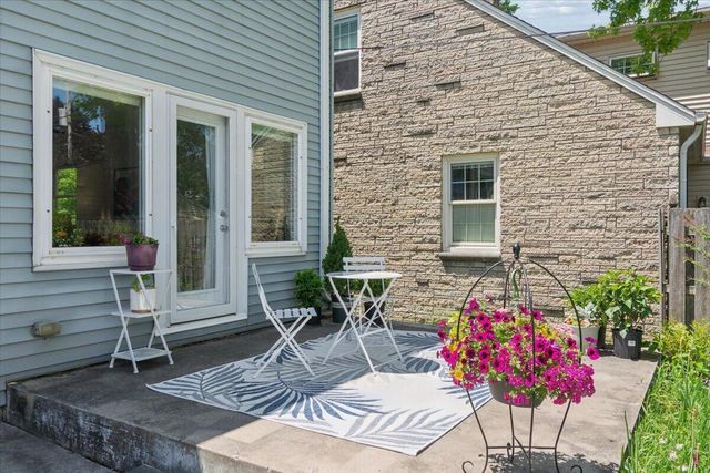 820 E Silver Spring DRIVE, Whitefish Bay, WI 53217