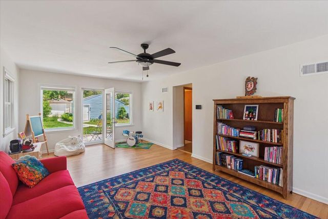 820 E Silver Spring DRIVE, Whitefish Bay, WI 53217