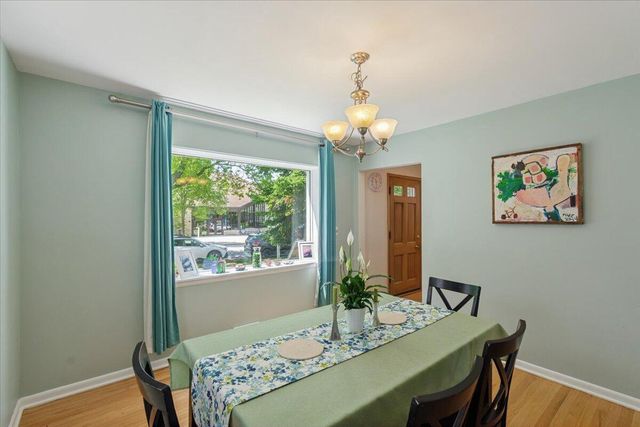 820 E Silver Spring DRIVE, Whitefish Bay, WI 53217