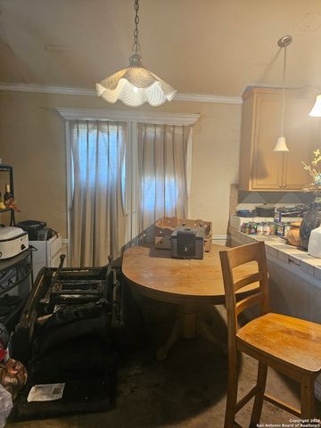 1511 KAYROE, Adkins, TX 78101