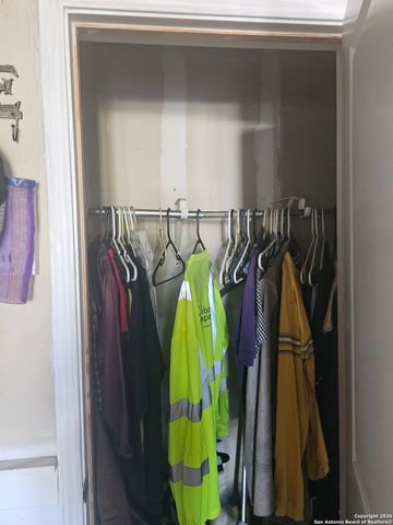 1511 KAYROE, Adkins, TX 78101