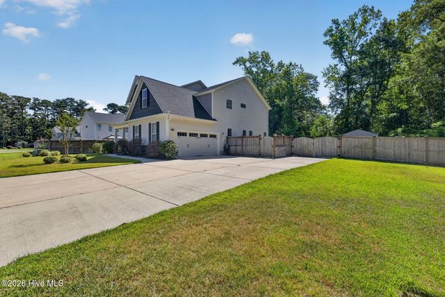 5425 Sharp Acorn Court, Wilmington, NC 28409