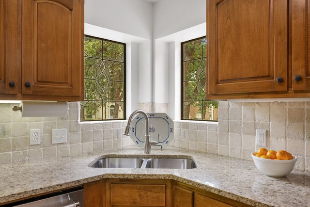 6709 Johns Court, Arlington, TX 76016