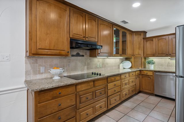 6709 Johns Court, Arlington, TX 76016