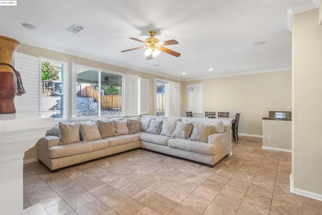 4437 Buckskin Dr, Antioch, CA 94531