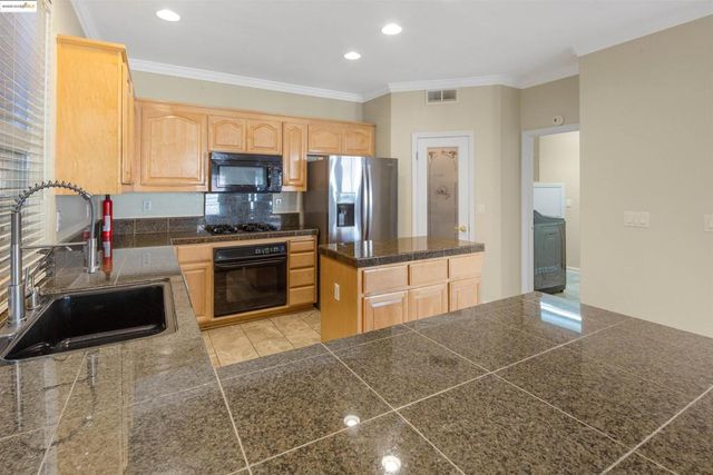 4437 Buckskin Dr, Antioch, CA 94531