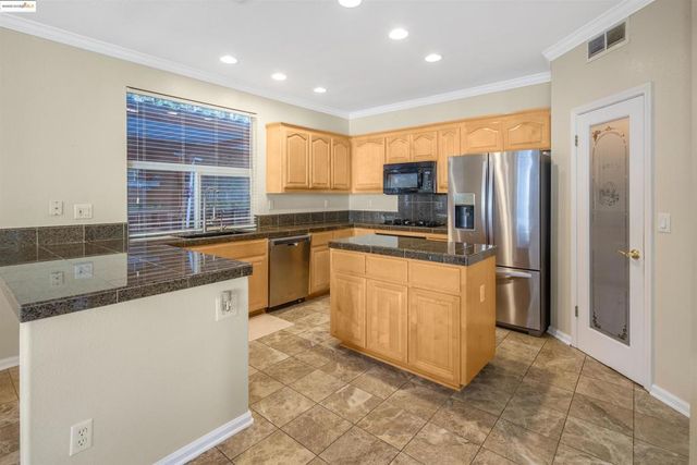 4437 Buckskin Dr, Antioch, CA 94531