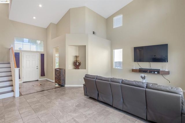 4437 Buckskin Dr, Antioch, CA 94531