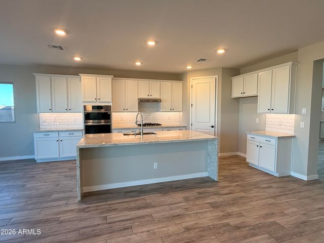 17624 W DIANA Avenue, Waddell, AZ 85355