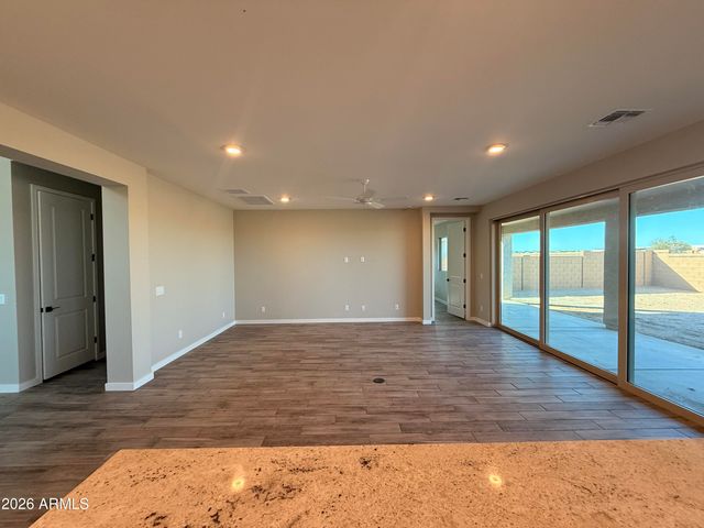 17624 W DIANA Avenue, Waddell, AZ 85355