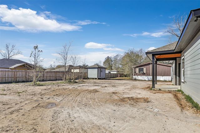 410 Road 7000, Cleveland, TX 77327