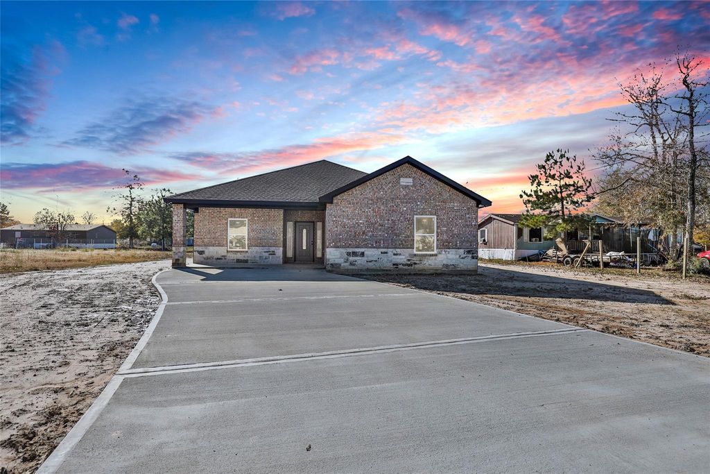 410 Road 7000, Cleveland, TX 77327