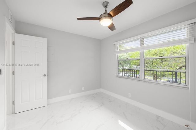 12500 SW 6th St 206N, Pembroke Pines, FL 33027