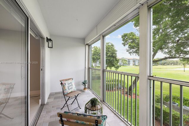 12500 SW 6th St 206N, Pembroke Pines, FL 33027
