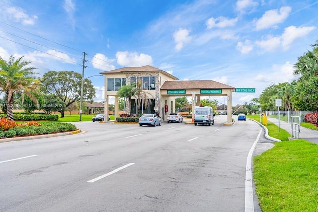 12500 SW 6th St 206N, Pembroke Pines, FL 33027