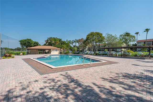 12500 SW 6th St 206N, Pembroke Pines, FL 33027