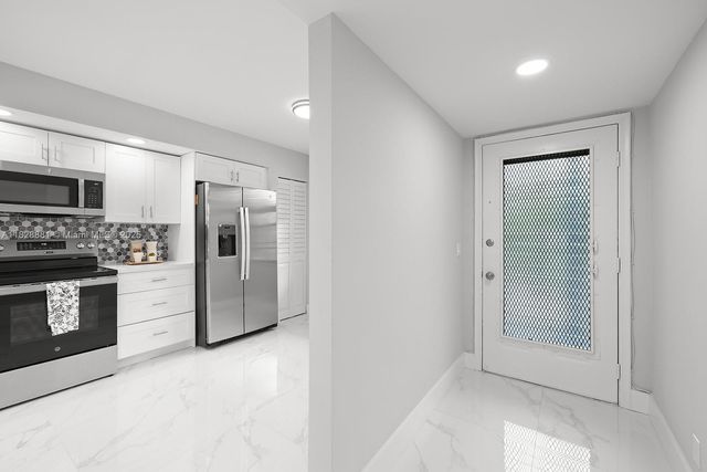12500 SW 6th St 206N, Pembroke Pines, FL 33027