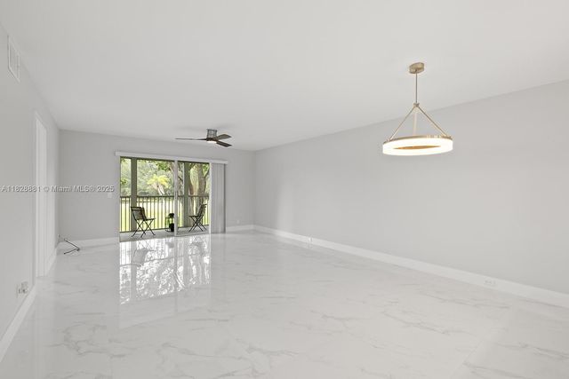 12500 SW 6th St 206N, Pembroke Pines, FL 33027