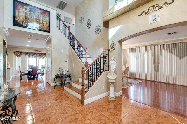 5370 W KALER Circle, Glendale, AZ 85301