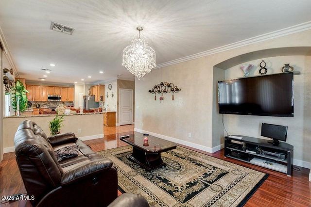 5370 W KALER Circle, Glendale, AZ 85301